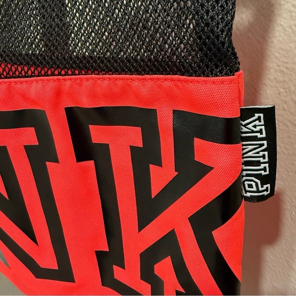 NWOT PINK Victoria’s Secret bright neon coral pink/ black black tote bag - Picture 3 of 4